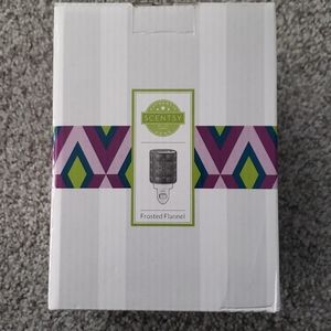 WINTER BLOWOUT! Scentsy plug in warmer bundle
